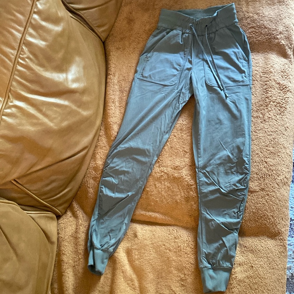 Lululemon Dance Studio Mid-Rise Joggers Full Length